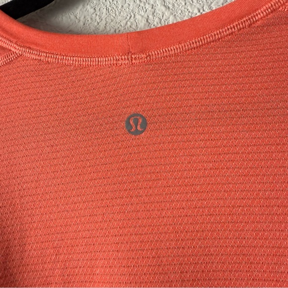 Men's Orange Lululemon Shirt - Picture 9 of 9